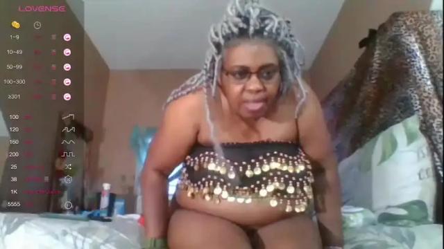 Image 2 of chocolatemilf527 Stream on Chaturbate on 19 months ago