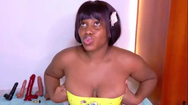 Image 2 of chocoo_dessert Stream on Chaturbate on 2 months ago