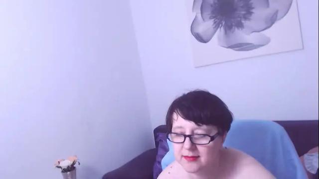 Image 2 of christarose Stream on Chaturbate on 16 days ago