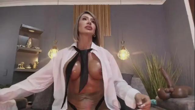 Image 4 of christiekroes Stream on Chaturbate on 15 days ago