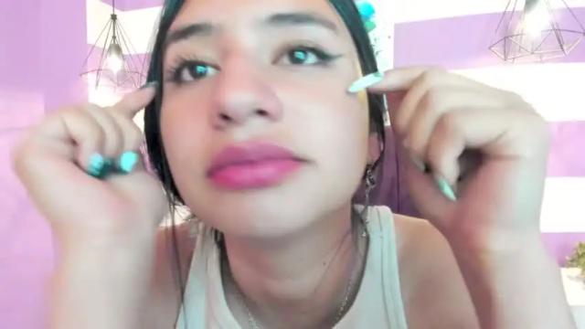 Image 8 of christiine_ Stream on Chaturbate on 15 months ago