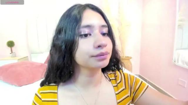 Image 7 of christiine_ Stream on Chaturbate on 15 months ago
