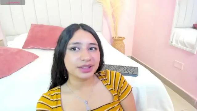 Image 8 of christiine_ Stream on Chaturbate on 15 months ago
