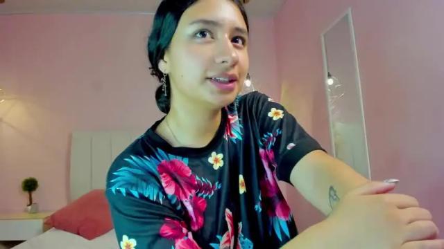 Image 6 of christiine_ Stream on Chaturbate on 14 months ago