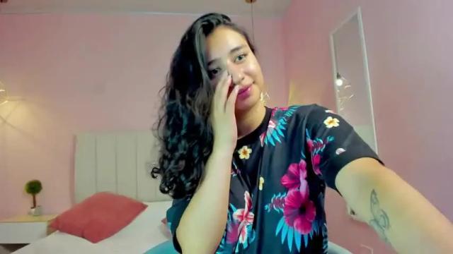Image 7 of christiine_ Stream on Chaturbate on 14 months ago