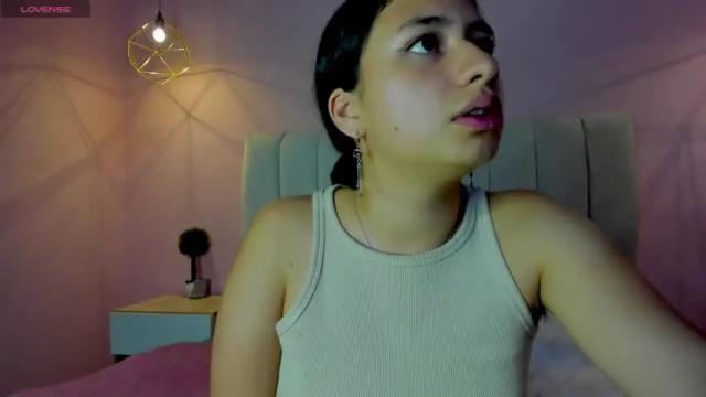 Image 6 of christiine_ Stream on Chaturbate on 14 months ago