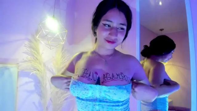 Image 11 of christiine_ Stream on Chaturbate on 14 months ago
