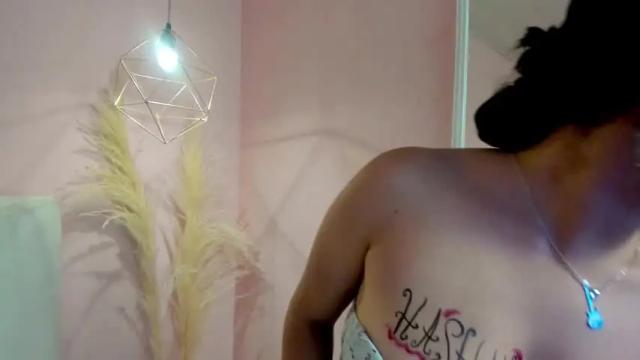 Image 8 of christiine_ Stream on Chaturbate on 14 months ago