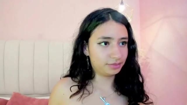 Image 10 of christiine_ Stream on Chaturbate on 14 months ago
