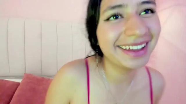 Image 6 of christiine_ Stream on Chaturbate on 14 months ago
