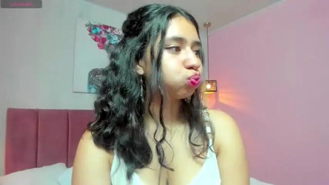 Image 12 of christiine_ Stream on Chaturbate on 14 months ago