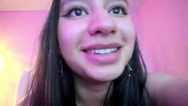 Image 11 of christiine_ Stream on Chaturbate on 14 months ago