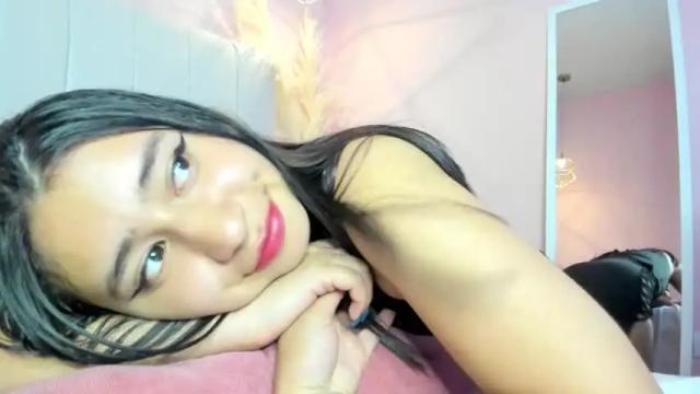 Image 12 of christiine_ Stream on Chaturbate on 14 months ago
