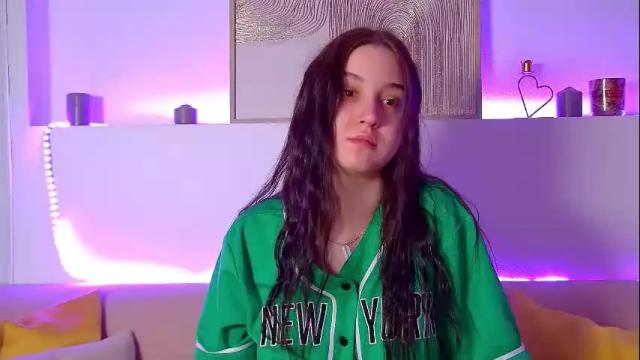 Image 11 of christinamilton Stream on Chaturbate on 1 month ago
