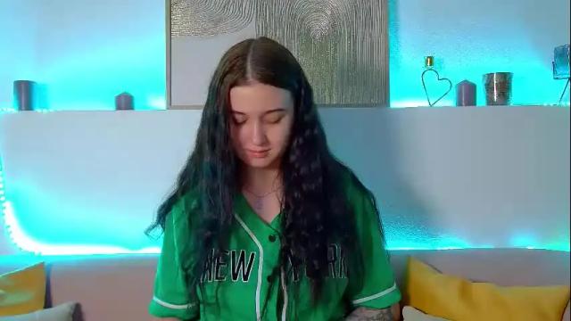 Image 2 of christinamilton Stream on Chaturbate on 1 month ago
