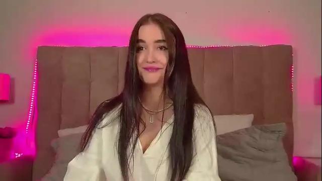 Image 4 of christinamilton Stream on Chaturbate on 1 month ago