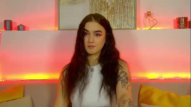Image 3 of christinamilton Stream on Chaturbate on 1 month ago