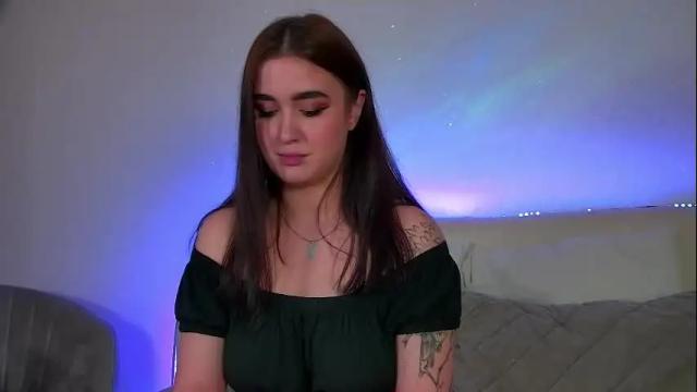 Image 4 of christinamilton Stream on Chaturbate on 13 days ago