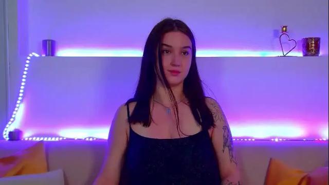 Image 7 of christinamilton Stream on Chaturbate on 10 days ago