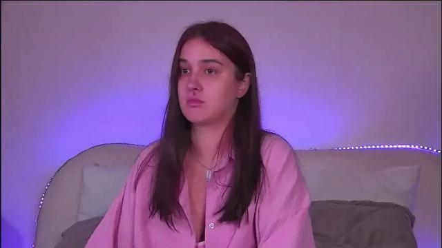 Image 3 of christinamilton Stream on Chaturbate on 2 months ago