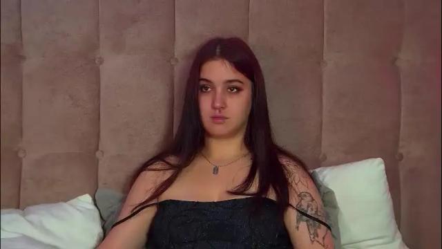 Image 4 of christinamilton Stream on Chaturbate on 2 months ago