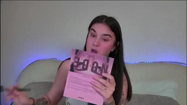 Image 10 of christinamilton Stream on Chaturbate on 1 month ago