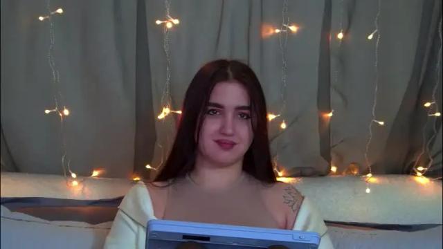 Image 10 of christinamilton Stream on Chaturbate on 1 month ago