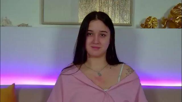 Image 3 of christinamilton Stream on Chaturbate on 2 months ago