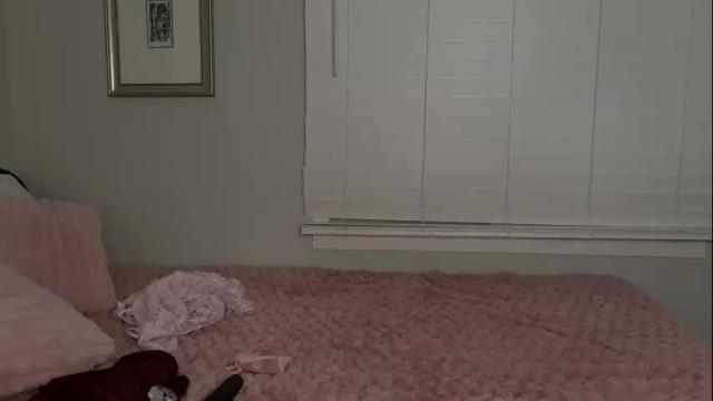 Image 3 of christinasage Stream on Chaturbate on 3 months ago