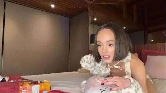 Image 4 of christinasage Stream on Chaturbate on 1 day ago