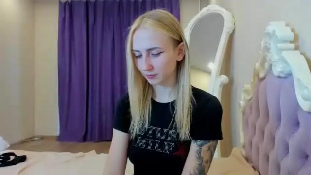 Image 2 of christinasex777 Stream on Chaturbate on 12 months ago