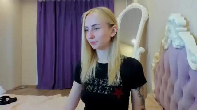 Image 6 of christinasex777 Stream on Chaturbate on 17 months ago