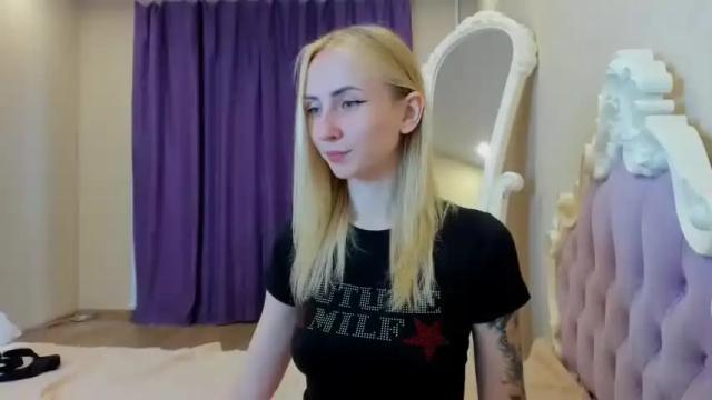 Image 6 of christinasex777 Stream on Chaturbate on 12 months ago