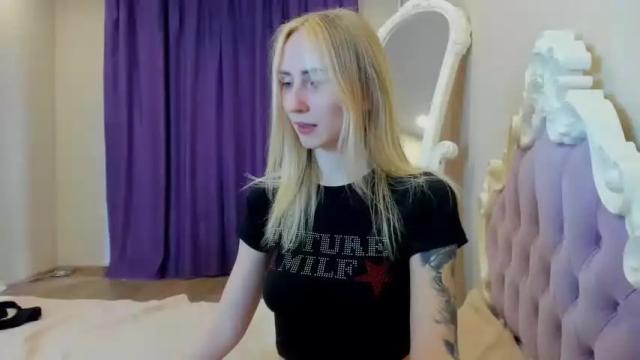 Image 8 of christinasex777 Stream on Chaturbate on 17 months ago