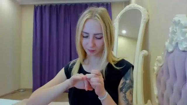 Image 4 of christinasex777 Stream on Chaturbate on 11 months ago