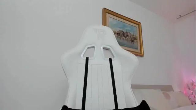 Image 12 of christine0990__ Stream on Chaturbate on 1 day ago