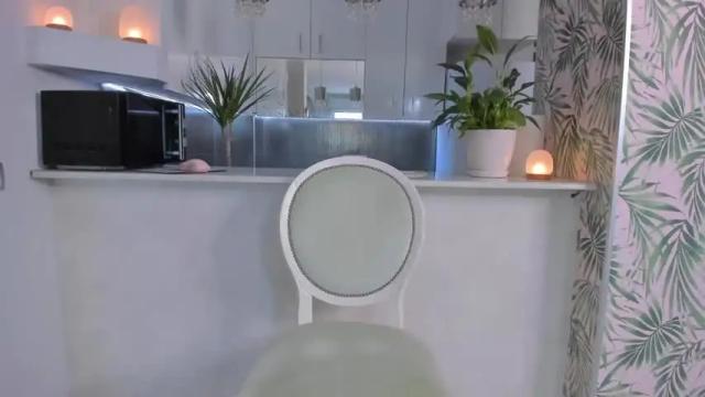 Image 7 of christine_cardo Stream on Chaturbate on 15 months ago