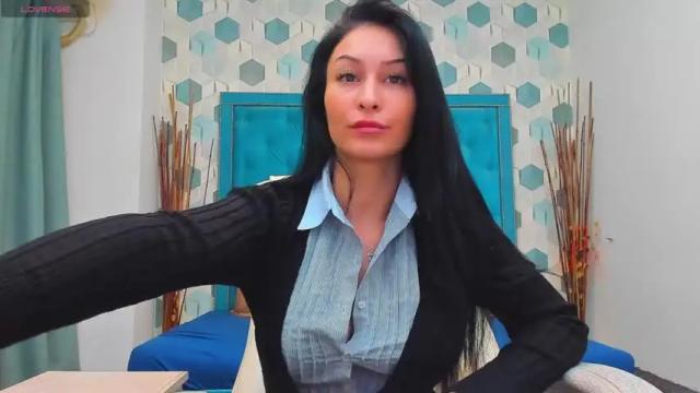 Image 7 of christinedavies Stream on Chaturbate on 13 months ago