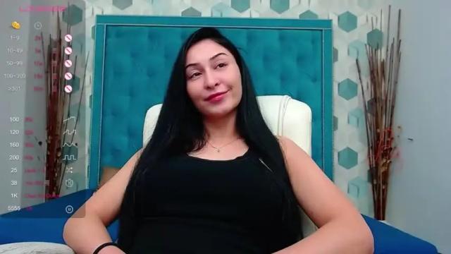 Image 6 of christinedavies Stream on Chaturbate on 12 months ago