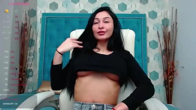 Image 12 of christinedavies Stream on Chaturbate on 12 months ago