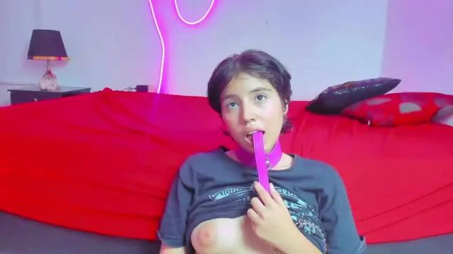 Image 12 of christinefoxy Stream on Chaturbate on 20 months ago