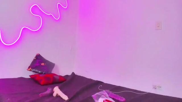 Image 11 of christinefoxy Stream on Chaturbate on 19 months ago