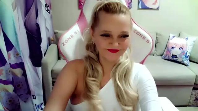 Image 10 of christirose Stream on Chaturbate on 19 months ago