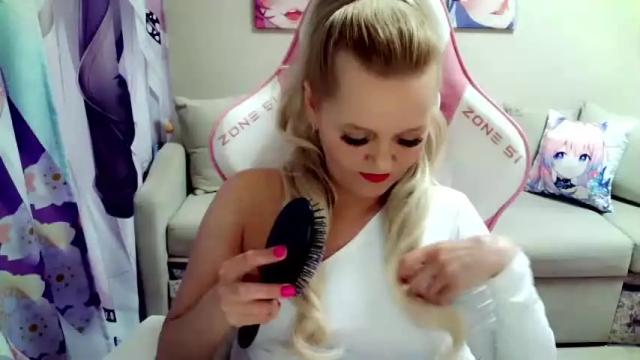 Image 3 of christirose Stream on Chaturbate on 19 months ago