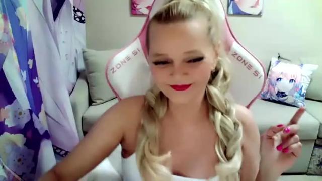 Image 11 of christirose Stream on Chaturbate on 19 months ago