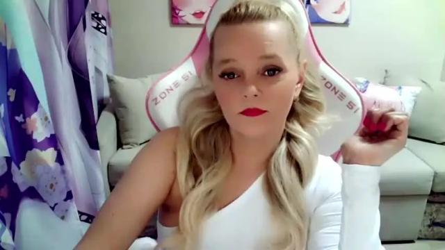 Image 2 of christirose Stream on Chaturbate on 18 months ago