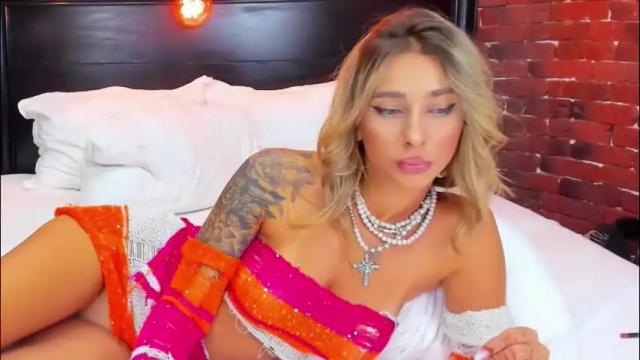 Image 2 of christyna_ross Stream on Chaturbate on 1 month ago