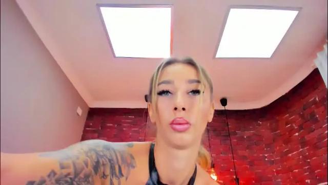 Image 10 of christyna_ross Stream on Chaturbate on 1 month ago