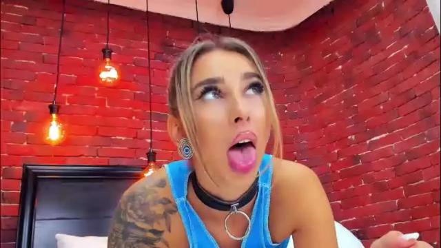 Image 6 of christyna_ross Stream on Chaturbate on 1 month ago