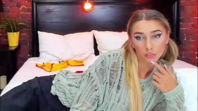 Image 12 of christyna_ross Stream on Chaturbate on 26 days ago